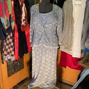 Sequins & lace, glamour for the holidays